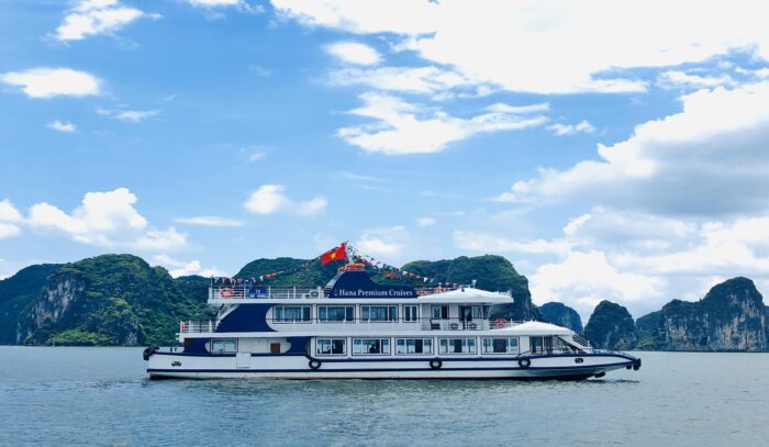 Hạ long 1 ngày thăm vịnh 6 tiếng Du Thuyền cao cấp