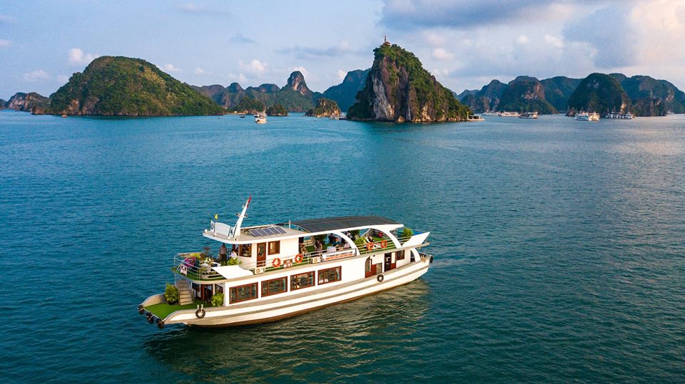 Hạ long 1 ngày thăm vịnh 6 tiếng Du Thuyền cao cấp8