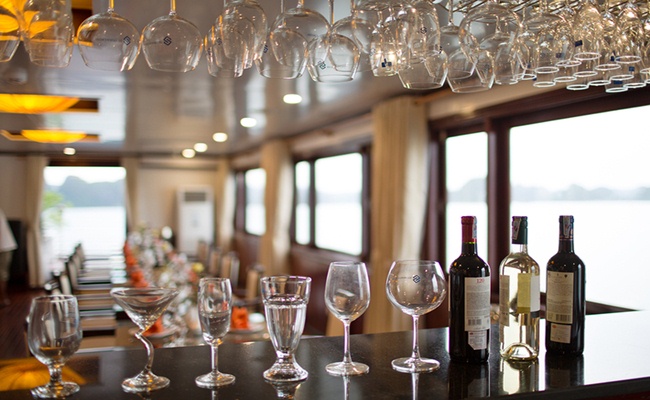 Du Thuyền Silversea Cruise 4,5 sao ( 2 Ngày 1 Đêm)+ Xe đón trả Hà Nội12