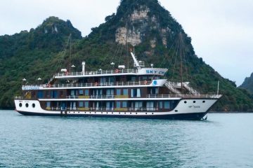 Du thuyền Sky Cruise Lan Ha bay
